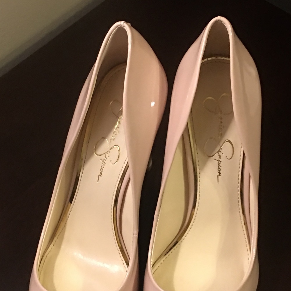 Jessica Simpson soft pink pumps